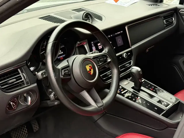 Porsche Macan — Фото автомобиля 9
