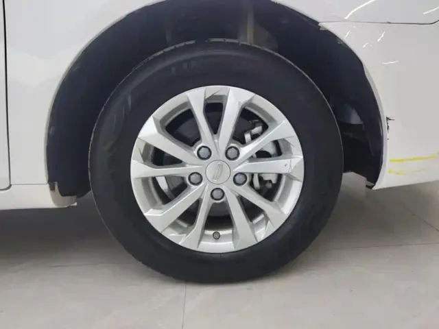 Geely Emgrand — Фото автомобиля 6