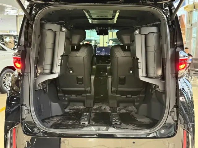 Toyota Vellfire — Фото автомобиля 20