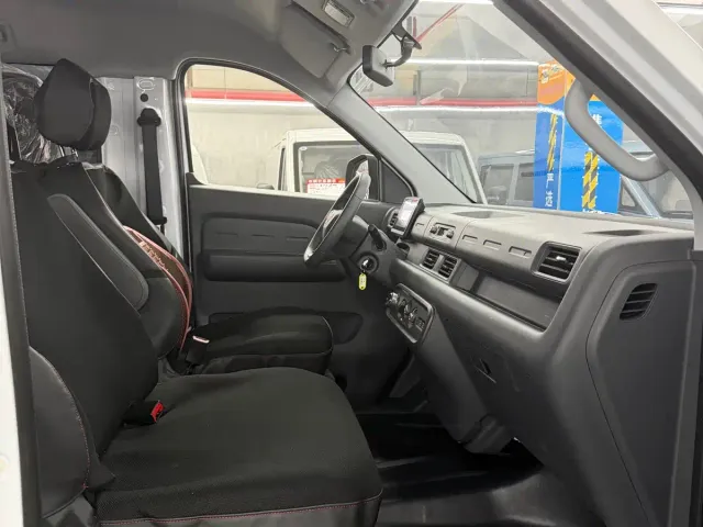 Wuling Yangguang Pro — Фото автомобиля 12