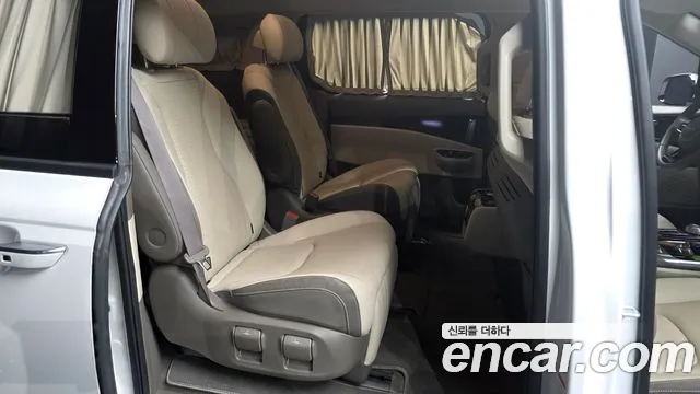Kia Carnival Generation 4 — Фото автомобиля 18