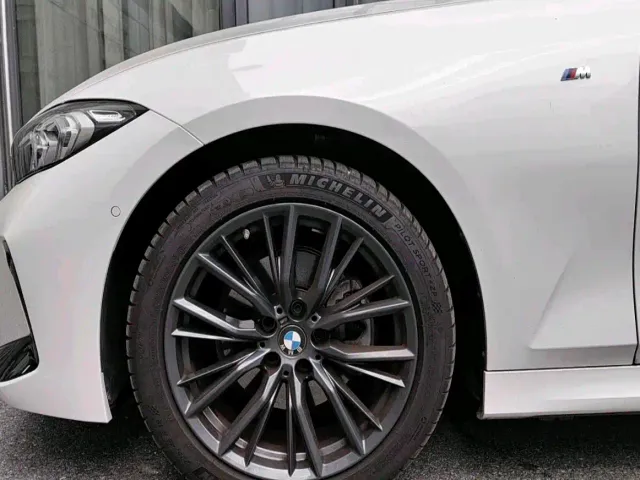 BMW 3 Series — Фото автомобиля 6