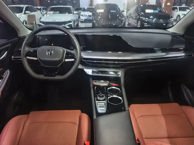 Changan Eado — Фото автомобиля 8