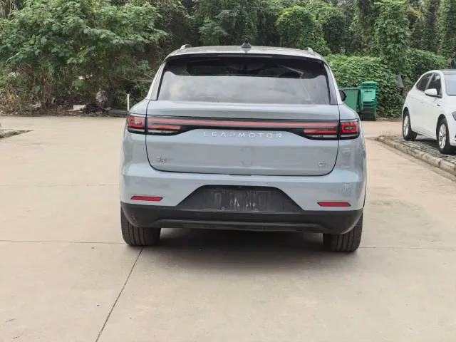 Leapmotor C11 — Фото автомобиля 8