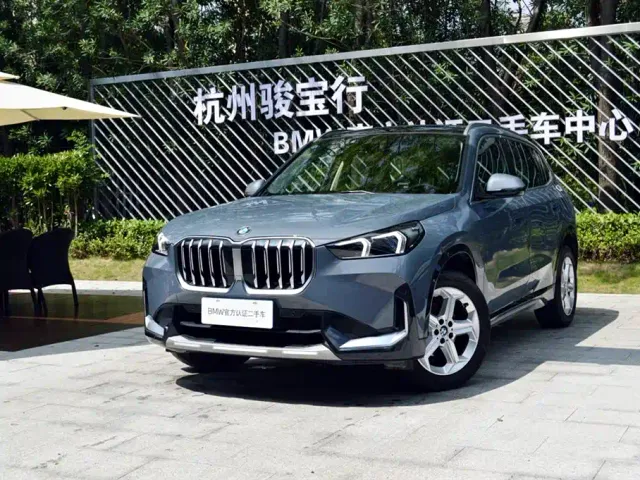 Фотография автомобиля — BMW X1