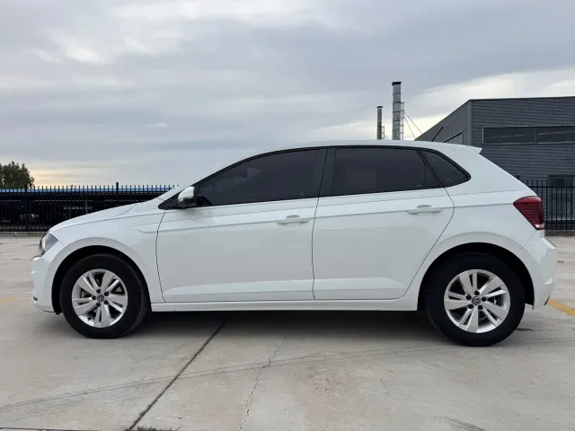 Volkswagen Polo — Фото автомобиля 4