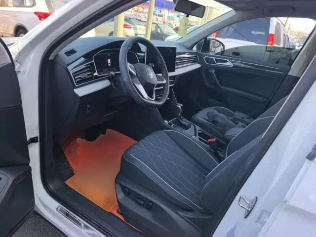 Volkswagen Tiguan L — Фото автомобиля 15