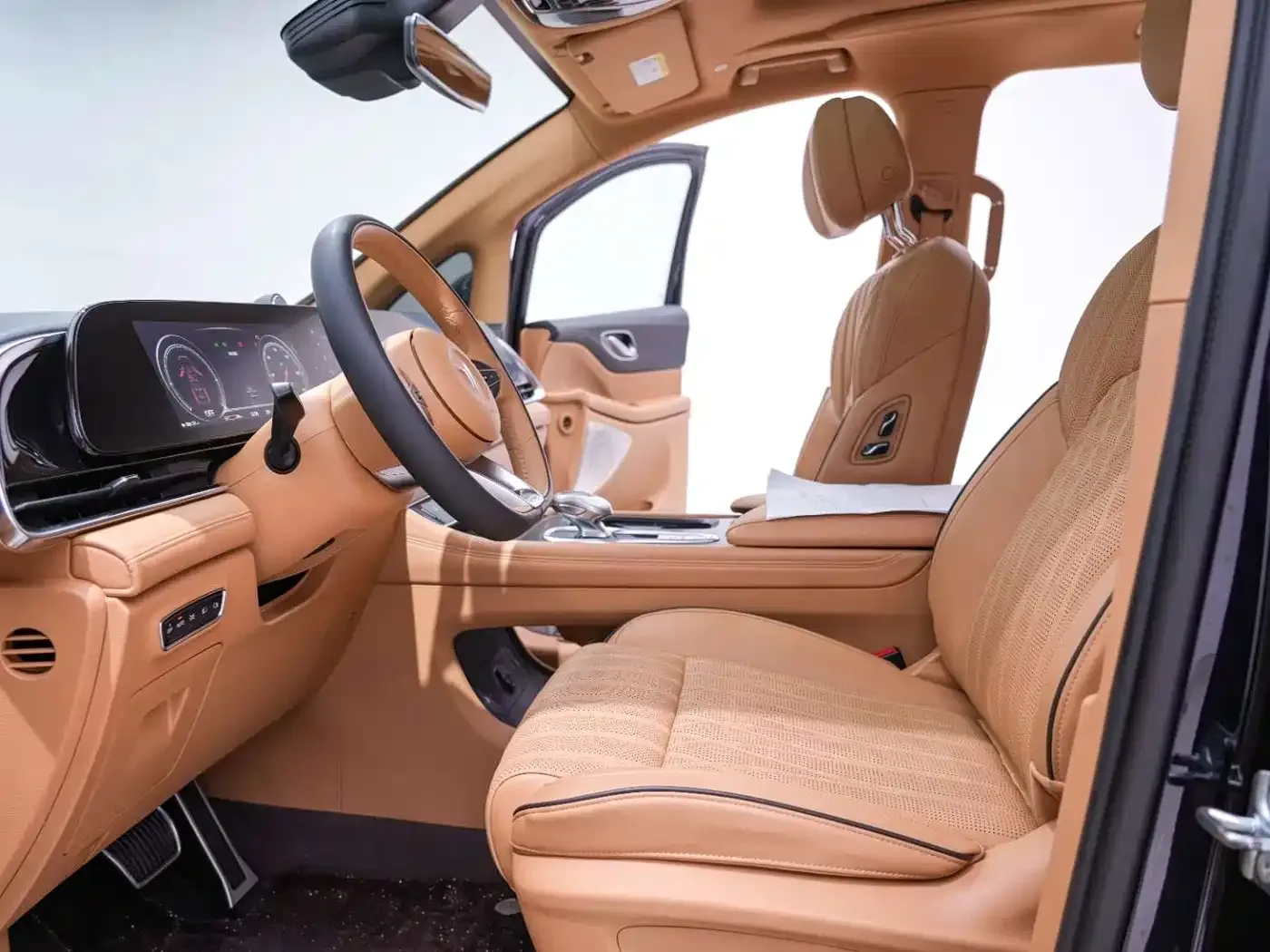 Voyah Auto Voyah Dreamer 2022 Low-carbon Dream+Smart Package — Фото автомобиля 21