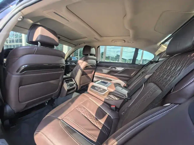 BMW 7 Series — Фото автомобиля 7