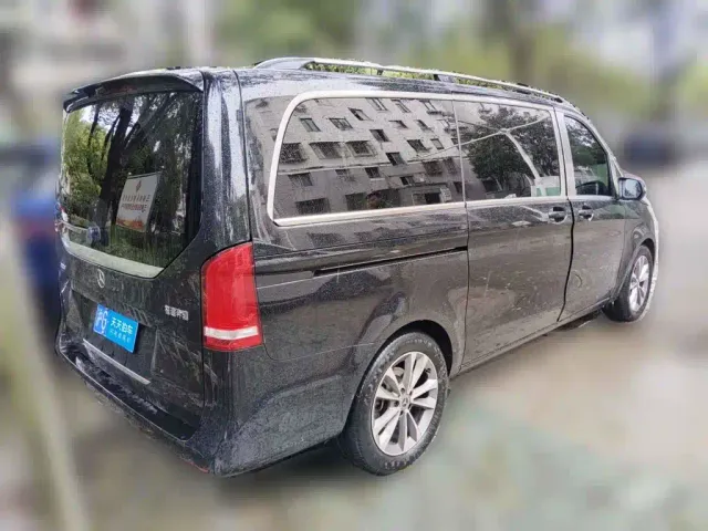 Mercedes-Benz V-Class — Фото автомобиля 2