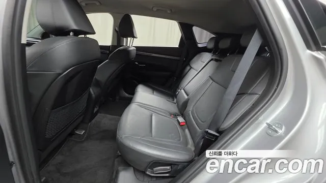 Hyundai Tucson Tucson (NX4) Дизель 2.0 2WD — Фото автомобиля 12