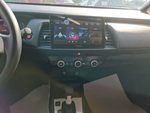 Honda Fit — Фото автомобиля 12