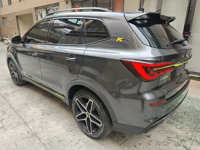 Roewe RX5 — Фото автомобиля 4
