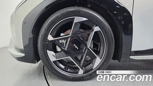Kia EV4 — Фото автомобиля 4