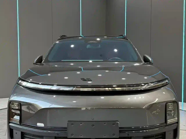 Li Auto L9 — Фото автомобиля 2