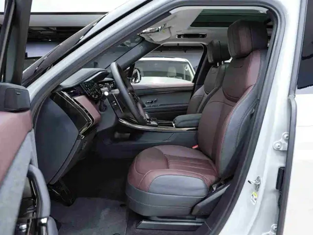 Land Rover Range Rover Sport — Фото автомобиля 7
