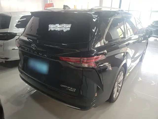 Toyota Sienna — Фото автомобиля 6