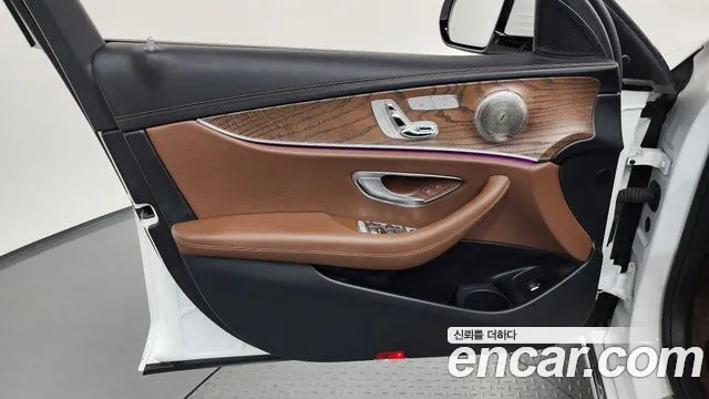 Mercedes-Benz E-Class W213 — Фото автомобиля 24