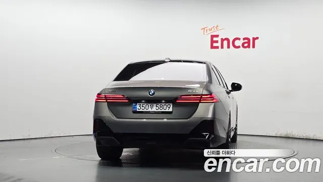 BMW 5-Series 5 серия (G60) 530i xDrive M Sport — Фото автомобиля 4