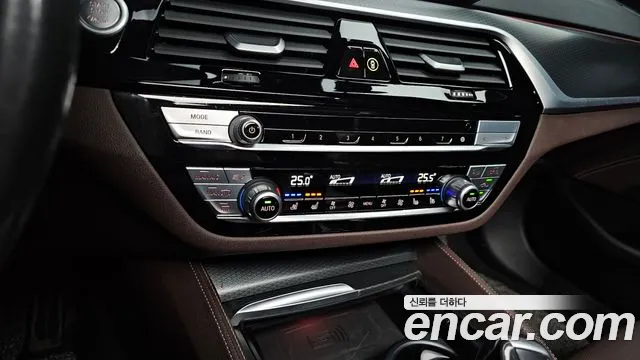 BMW 5-Series 5 серия (G30) 523d xDrive M Sport — Фото автомобиля 16