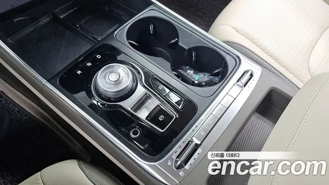 Kia Canival Новый Carnival 4 поколение Бензин 9 мест Signature — Фото автомобиля 8