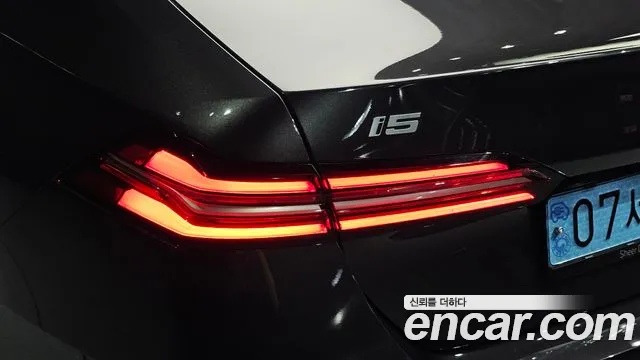 BMW i5 G60 — Фото автомобиля 8
