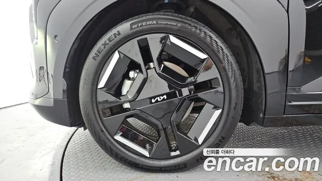 Kia EV3 Long Range 2WD — Фото автомобиля 5
