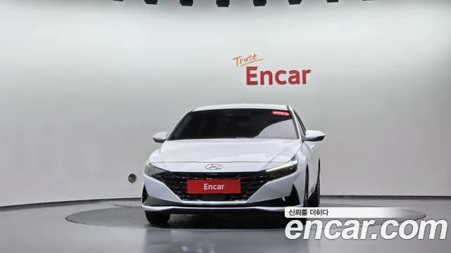 Hyundai Avante CN7 — Фото автомобиля 3
