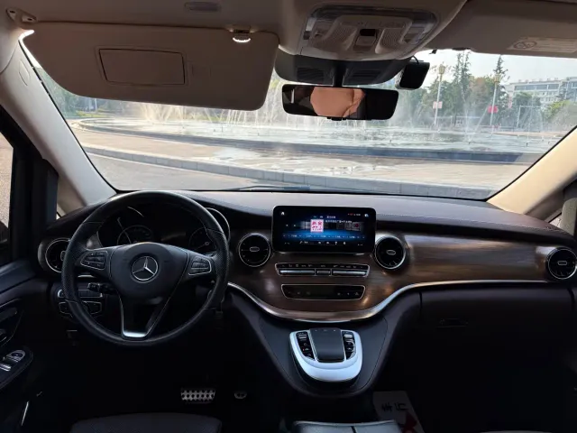 Mercedes-Benz V-Class — Фото автомобиля 8
