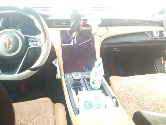 Hongqi H5 — Фото автомобиля 13
