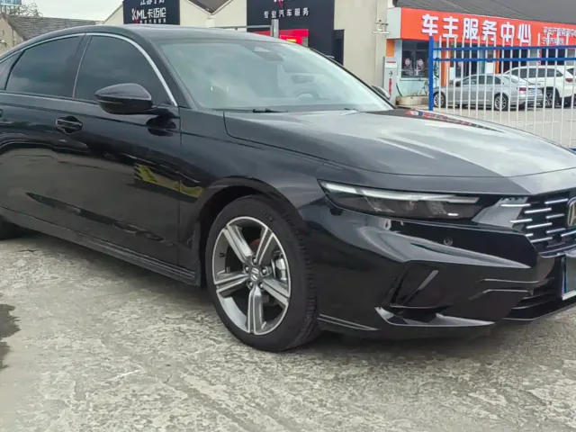 Honda Accord — Фото автомобиля 3