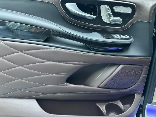 Mercedes-Benz V-Class — Фото автомобиля 4