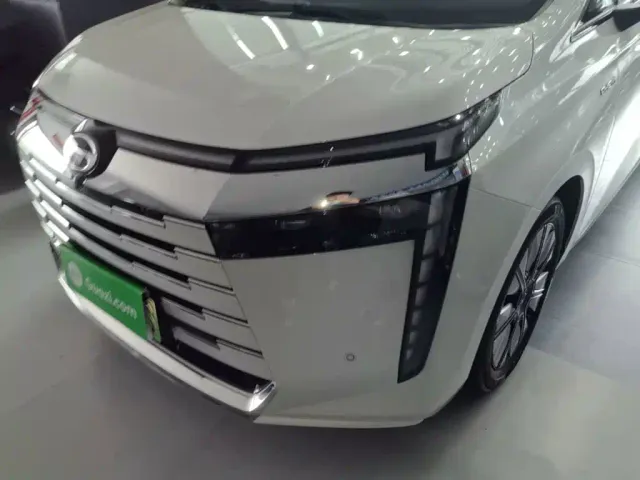 GAC Trumpchi E8 — Фото автомобиля 23