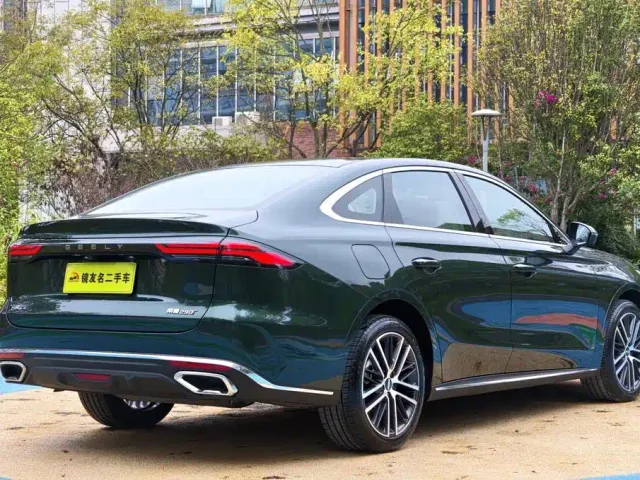 Geely Emgrand — Фото автомобиля 6