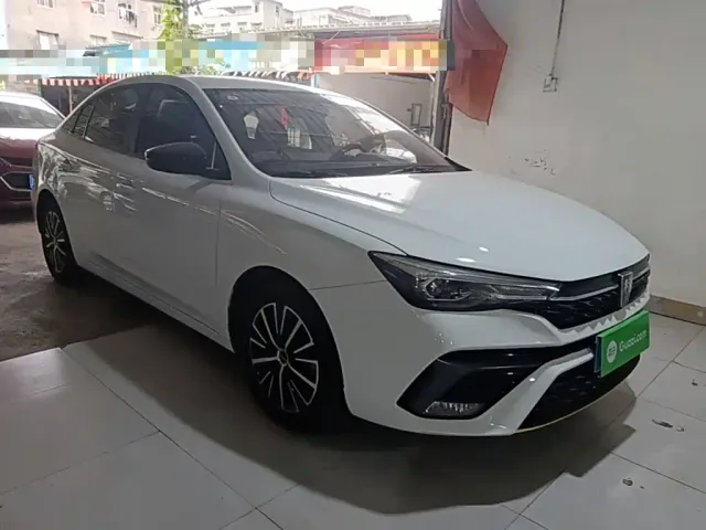 Roewe i5 — Фото автомобиля 3