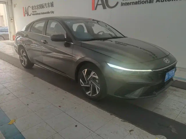 Hyundai Elantra — Фото автомобиля 2