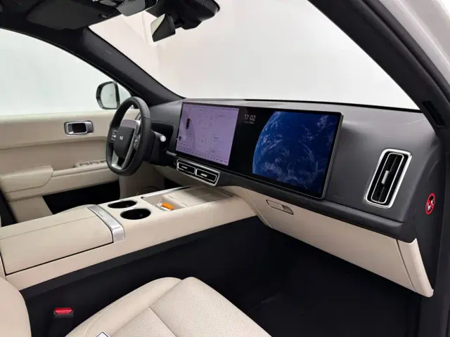 Li Auto L7 — Фото автомобиля 11