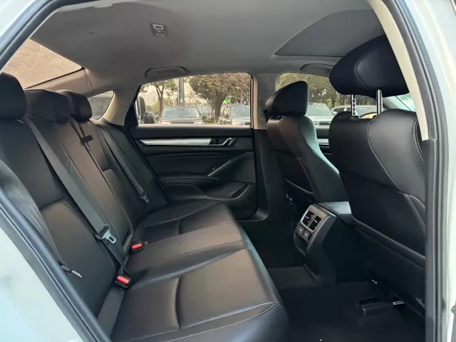 Honda Accord — Фото автомобиля 13