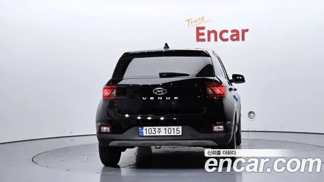 Hyundai Venue — Фото автомобиля 4