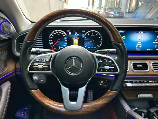 Mercedes-Benz GLS-Class — Фото автомобиля 12