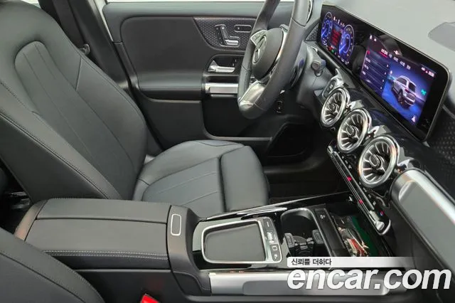 Mercedes-Benz EQB — Фото автомобиля 14