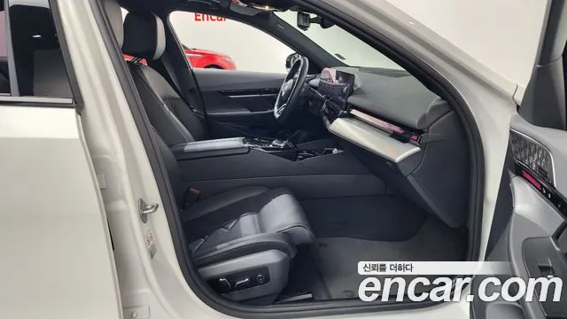 BMW 5 Series G60 — Фото автомобиля 26