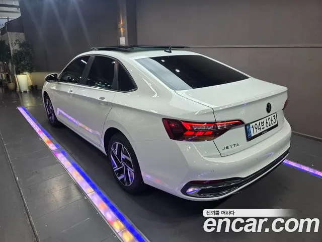 Volkswagen Jetta — Фото автомобиля 2