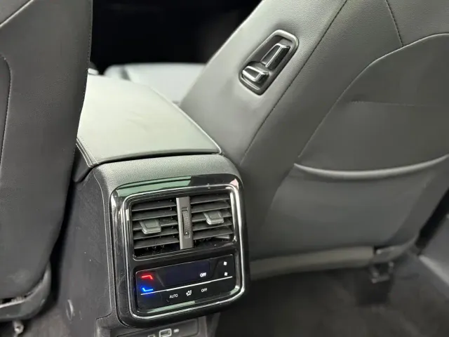 Volkswagen Passat — Фото автомобиля 14