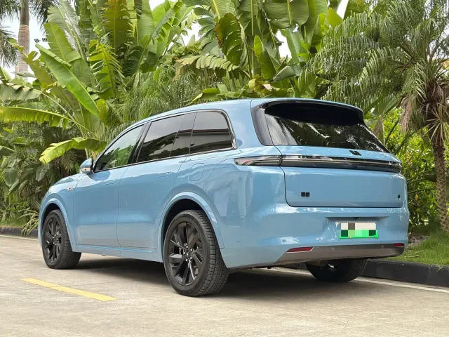 Li Auto L8 — Фото автомобиля 5
