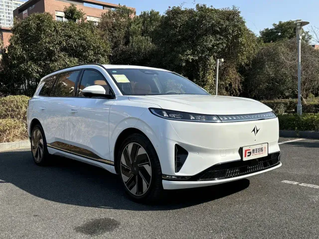 Фотография автомобиля — Dongfeng eπ 008