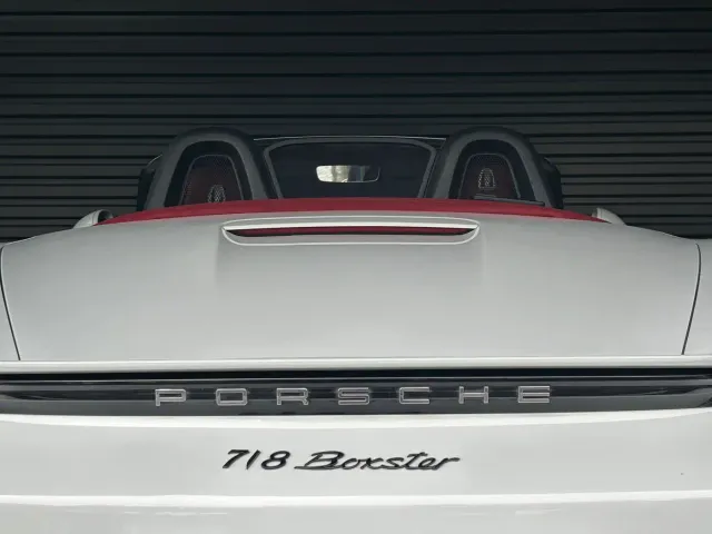 Porsche 718 — Фото автомобиля 8