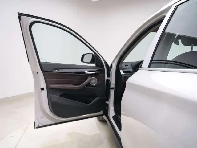 BMW X1 — Фото автомобиля 10