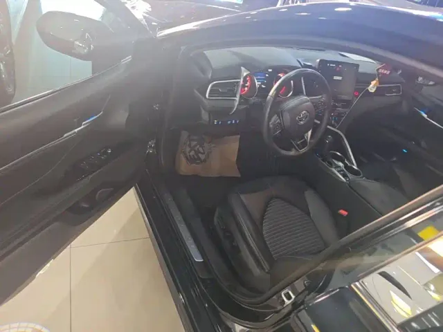 Toyota Camry — Фото автомобиля 15