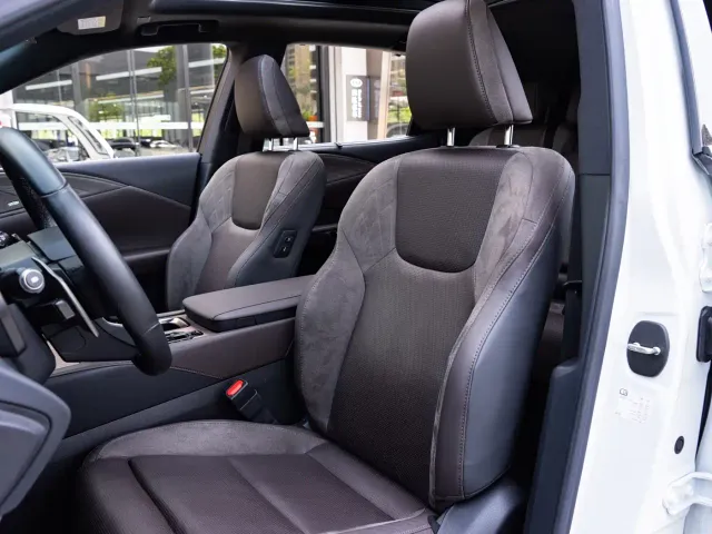 Lexus RX — Фото автомобиля 11
